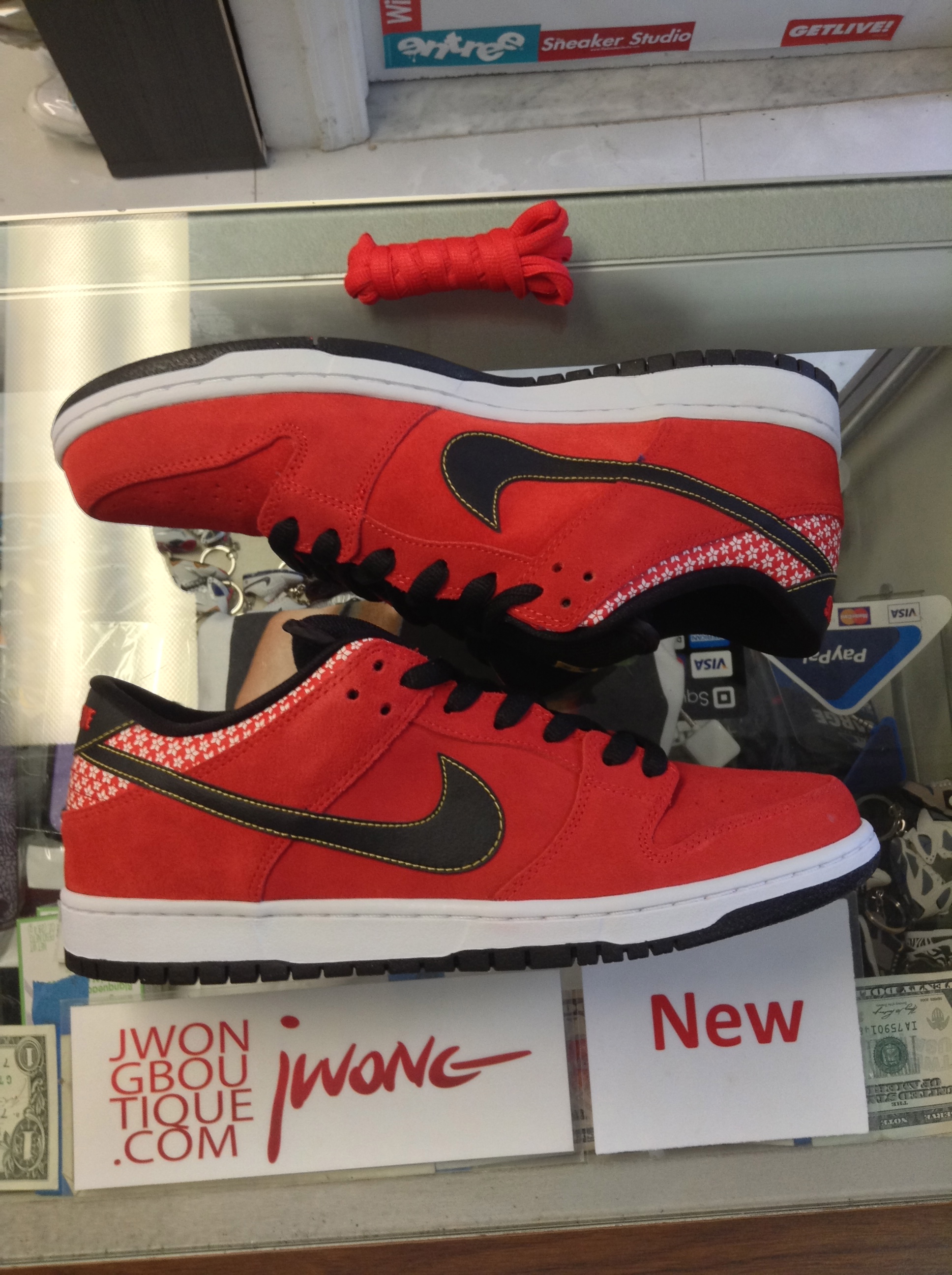fire red dunks