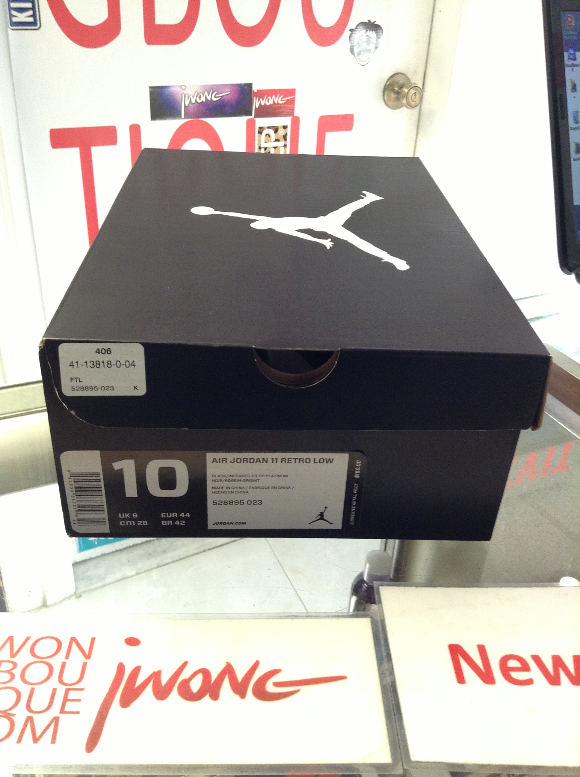 Jordan 11 Low Infrared Box