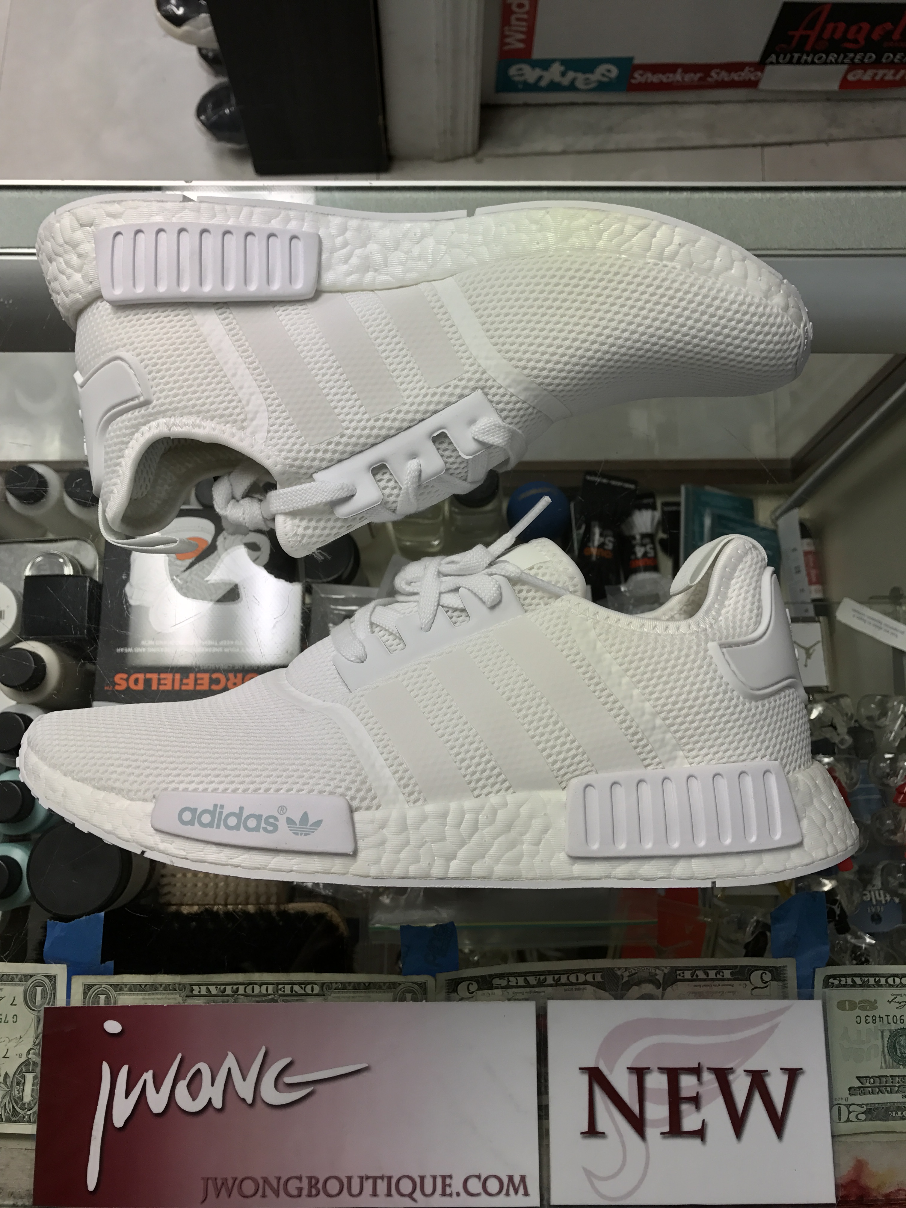 raw white nmd r1