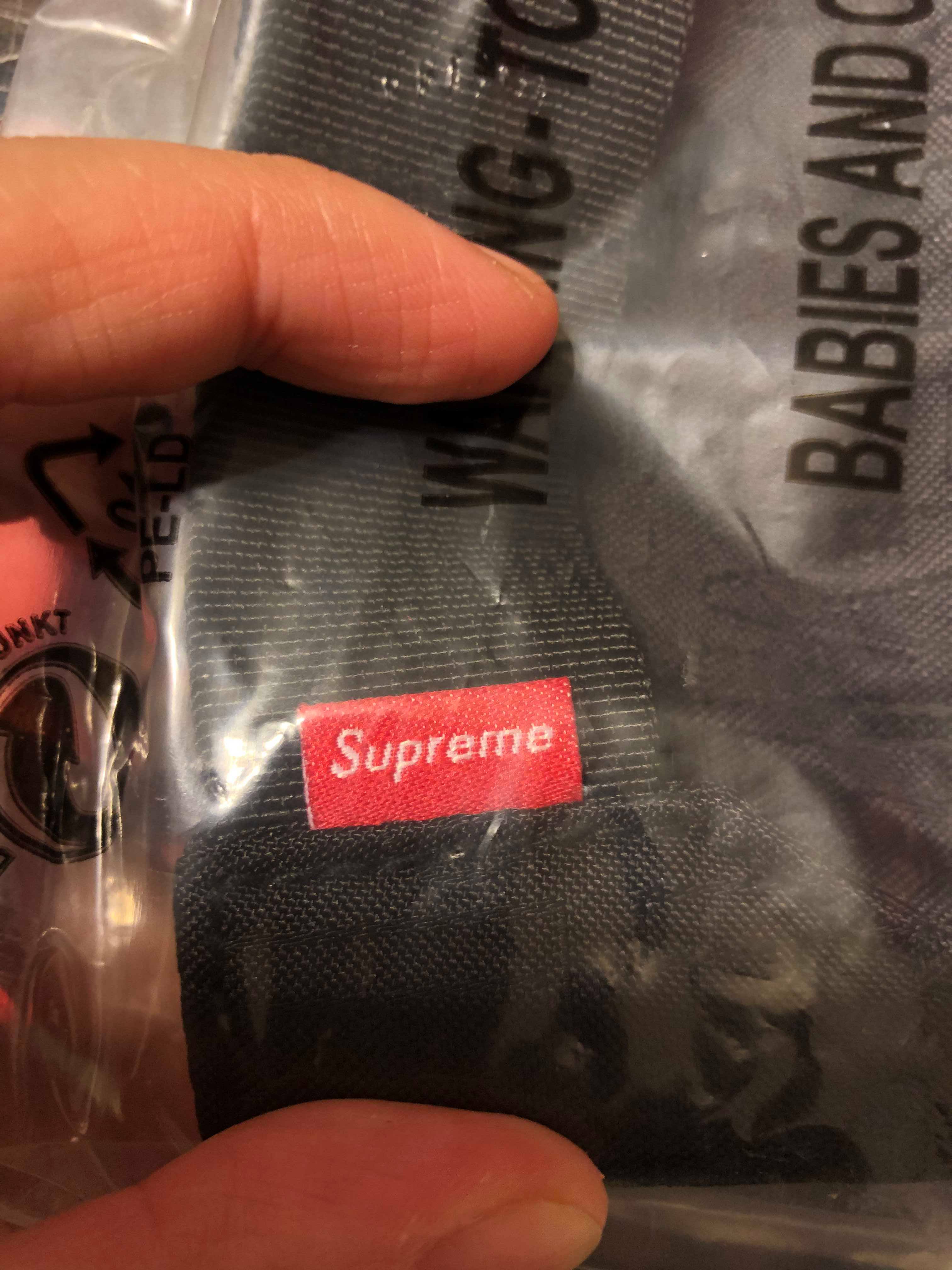 2019 Supreme Waist Bag | Jwong Boutique
