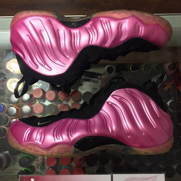 2012 Nike Air Foamposite One Pink Yellowing