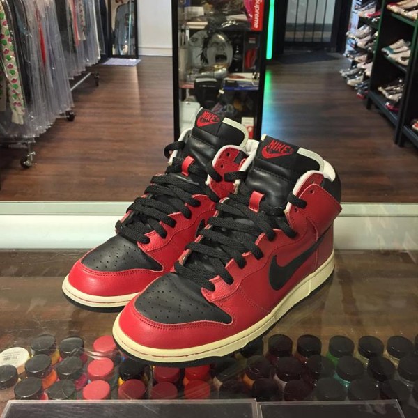 2004 Nike Air Dunk High Varsity Red