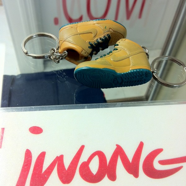 2004 Nike Air Dunk SB High Lucky Keychain