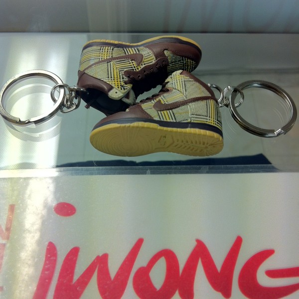 2004 Nike Dunk SB High Tweed Keychain