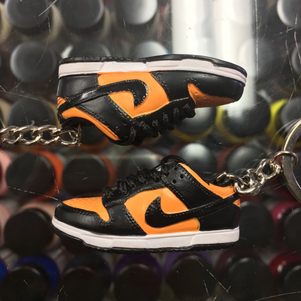 2002 Nike Dunk Pro SB Low Flash 3D Keychain