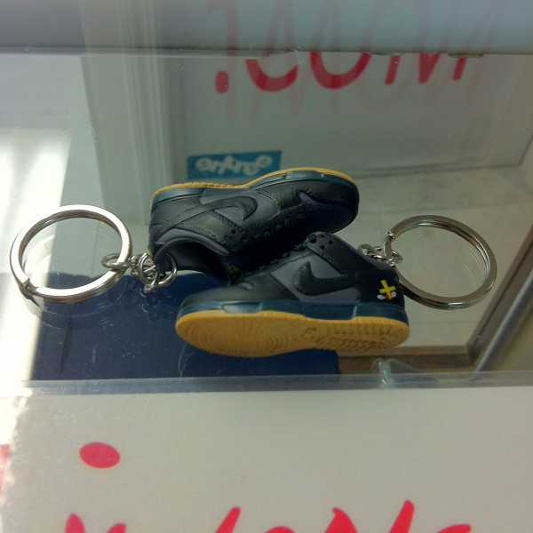 2002 Nike Dunk SB Low Chocolate Keychain