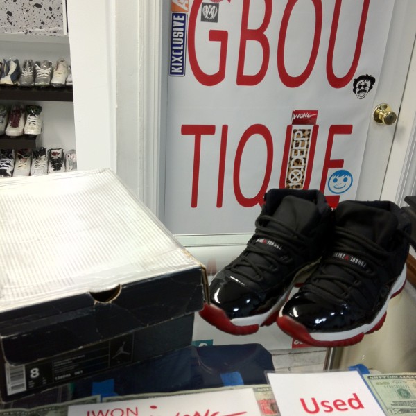 2001 Nike Air Jordan XI Bred
