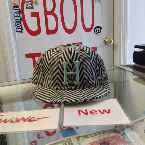 Fitted 2008 Huf Plaid White Black sz 7 5/8