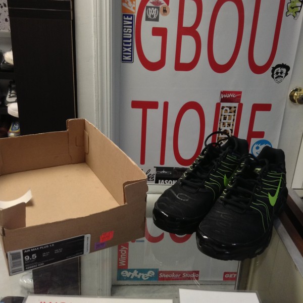 2011 Nike Air Max Plus 1.5 Black Volt 