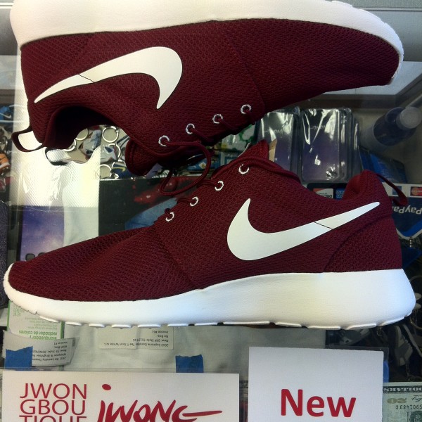 2013 Nike Rosherun Team Red