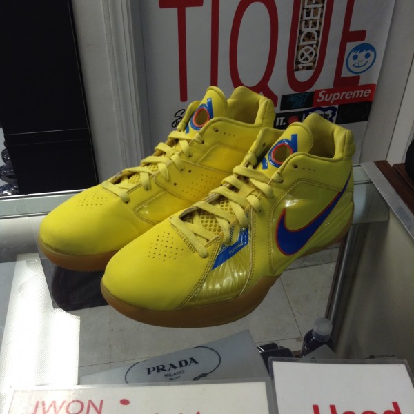 2011 Nike KD III Christmas Sample