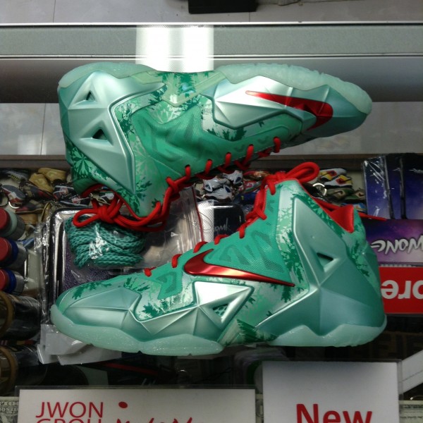 2013 Nike Lebron XI Christmas