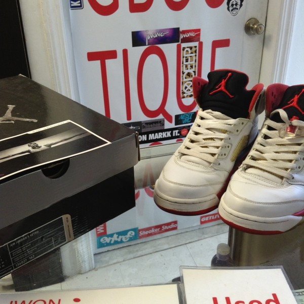 2006 Nike Air Jordan V Fire Red