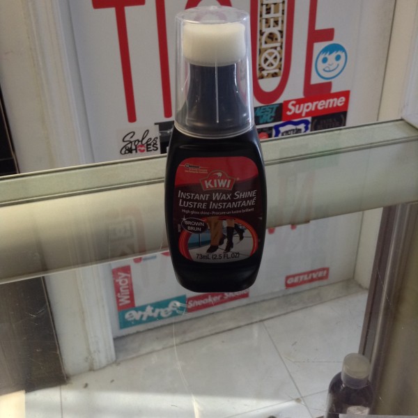 Kiwi Instant Wax Shine Brown 2.5 FL OZ