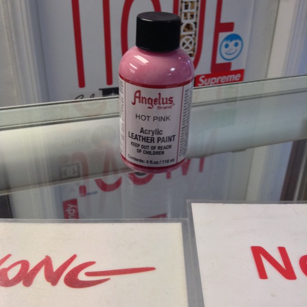 Angelus Hot Pink Acrylic Leather Paint 4 FL OZ