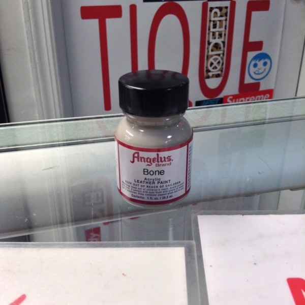 Angelus Bone Acrylic Leather Paint 1 FL OZ