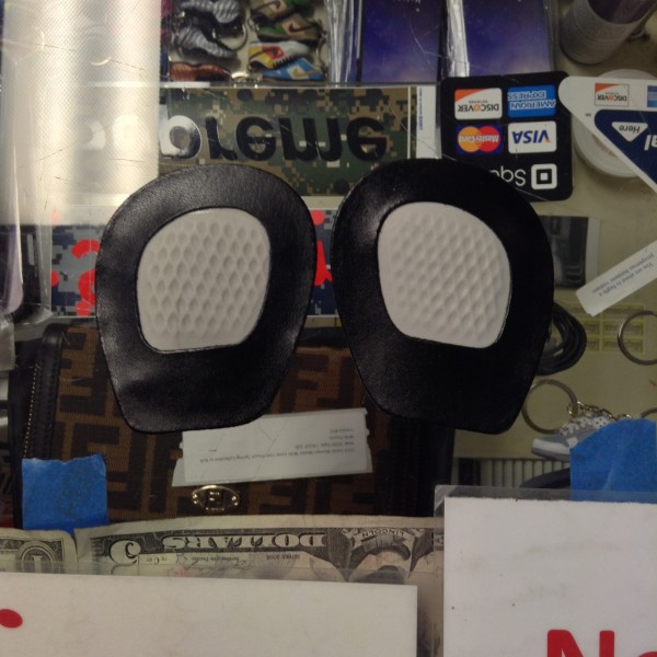 Tacco Unisex Halter Adhesive Gel Leather Cushion Black