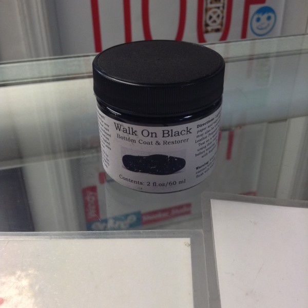 Angelus Walk On Black Bottom Coat & Restorer 2 FL OZ