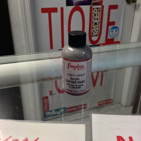 Angelus Light Grey Acrylic Leather Paint 4 FL OZ