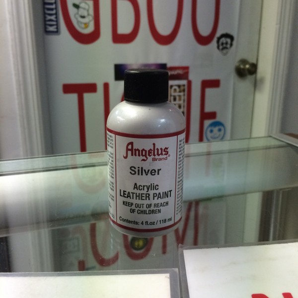 Angelus Silver Acrylic Leather Paint 4 FL OZ
