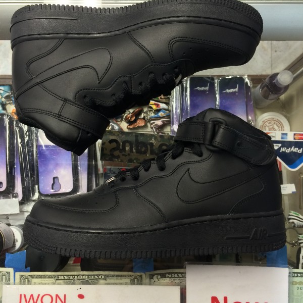 2011 Nike Air Force 1 Mid Triple Black Youth 
