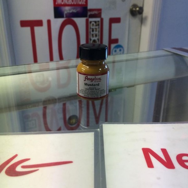 Angelus Mustard Acrylic Leather Paint 1 FL OZ