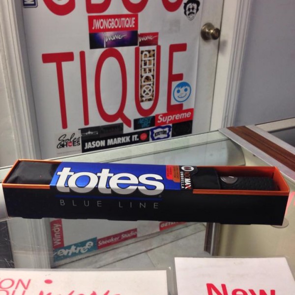 Totes Blue Line AOCMax Size Large Black Umbrella