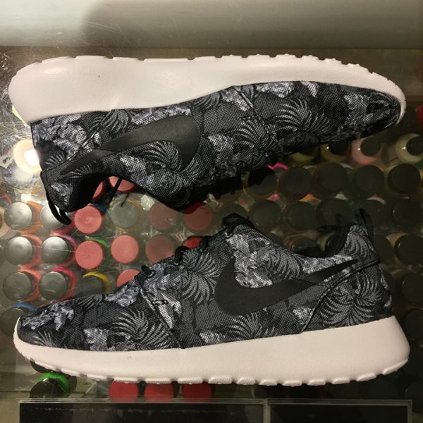 2014 Nike Rosherun Print Grey Floral
