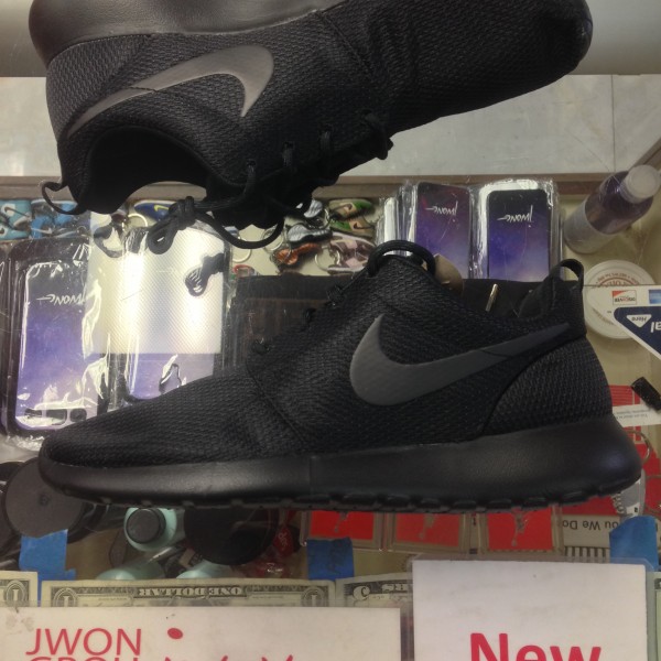 2014 Nike Rosherun Triple Black Youth