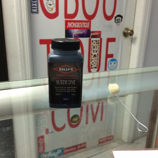 Kelly’s Cobler Suede Dye Navy 4 FL OZ