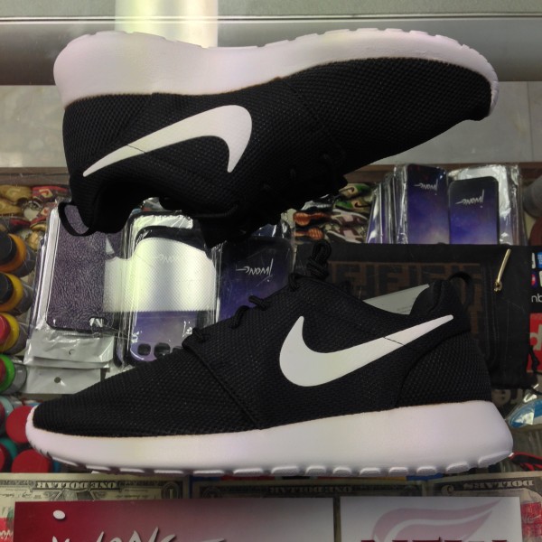 2014 Nike Rosherun Black White Women