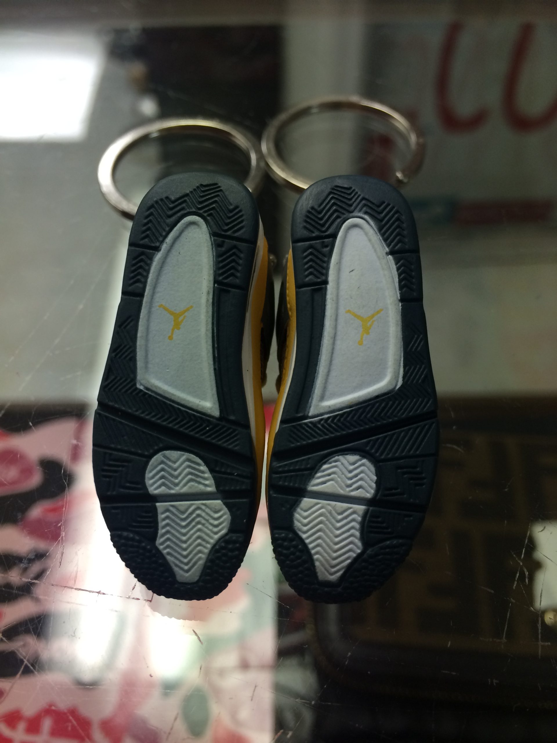2006 Nike Air Jordan IV Lightning 3D Keychain - Image 3