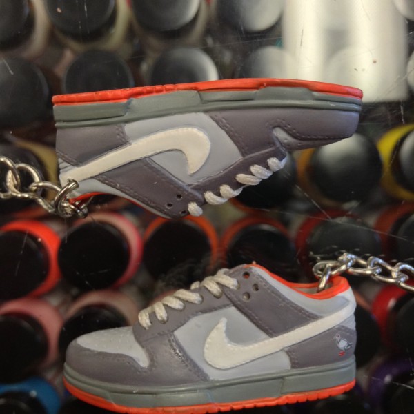 2005 Nike Dunk Low Pro SB Pigeon 3D Keychain