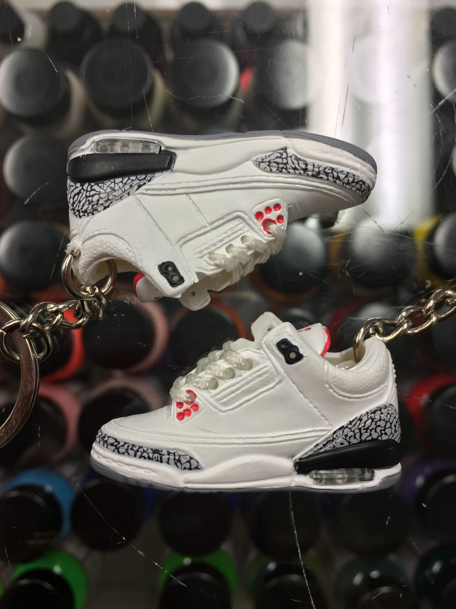 Habubu presente As 2011 Nike Air Jordan III White Cement 3D Keychain - Jwong Boutique