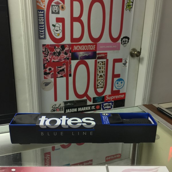 Totes Blue Line Large Black Umbrella