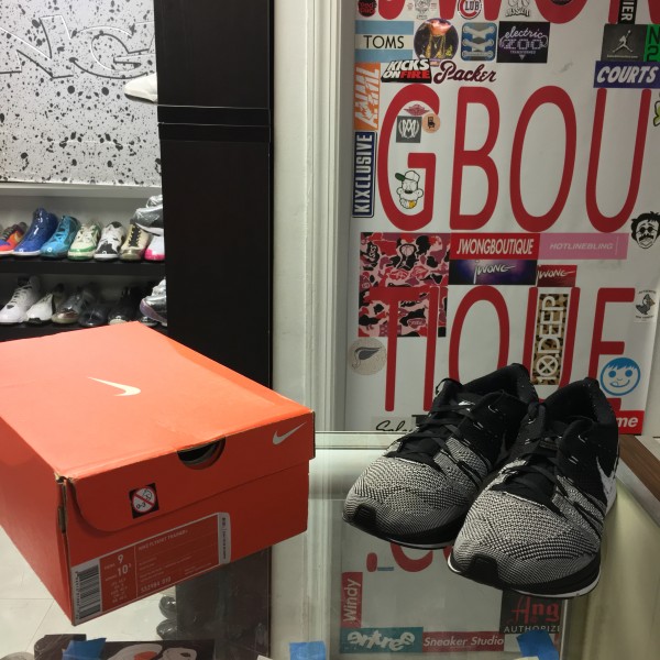 2012 Nike Flyknit Trainer Black White Men