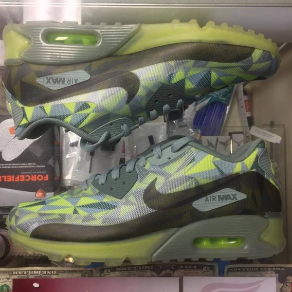 2014 Nike Air 90 Ice Volt 