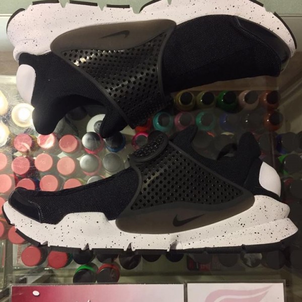2016 Nike Sock Dart SE Black