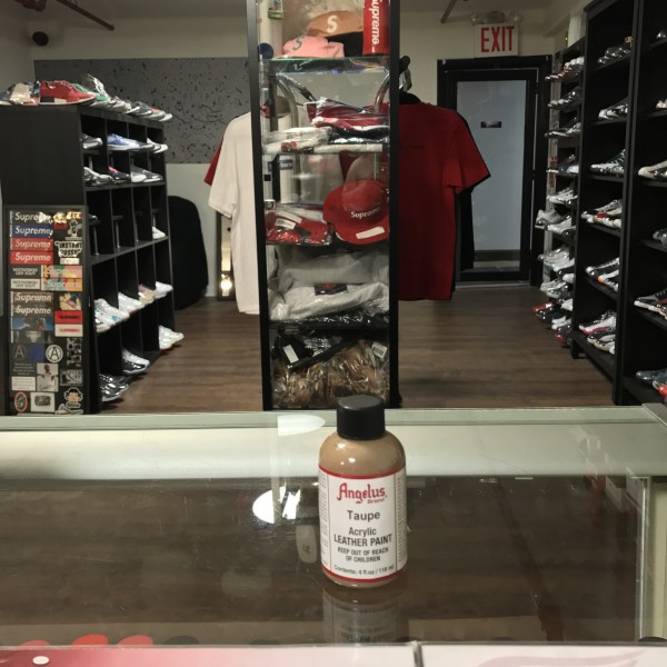 Angelus Taupe Acrylic Leather Paint 4 FL OZ