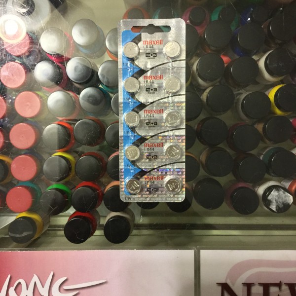 Maxell LR44 Battery 10 Pack Hologram