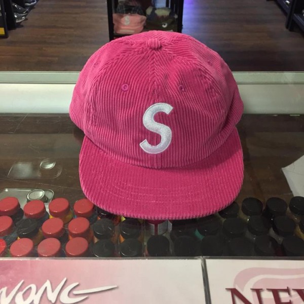 2017 Sup Corduroy S Logo 6 Panel Magenta