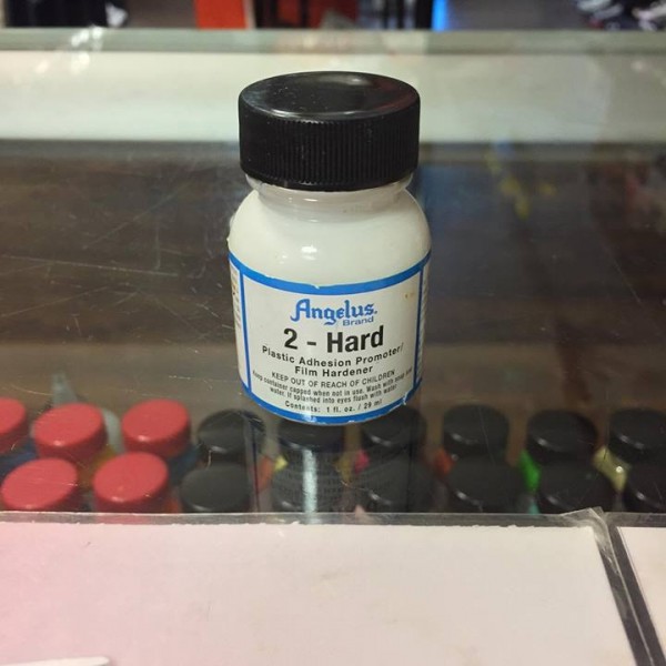 Angelus 2 – Hard Plastic Adhesion Promoter/Film Hardener 1 FL OZ