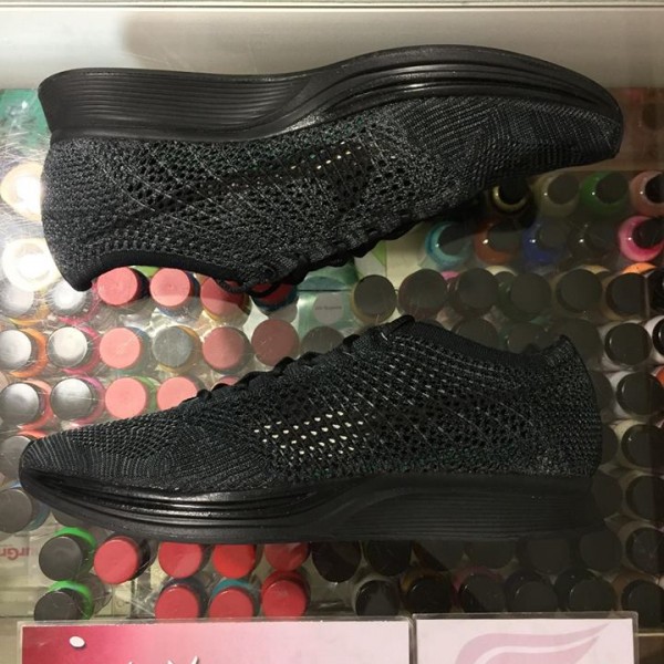2016 Nike Flyknit Racer Triple Black