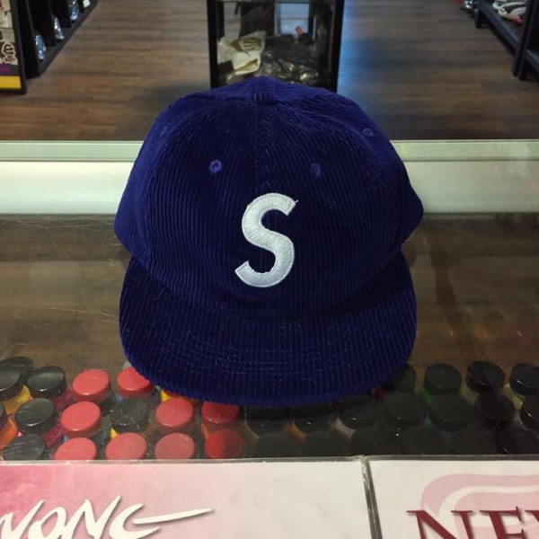 2017 Sup Corduroy S Logo 6 Panel Dark Royal