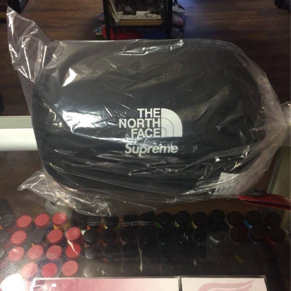 2017 Sup The North Face Blanket Mountain