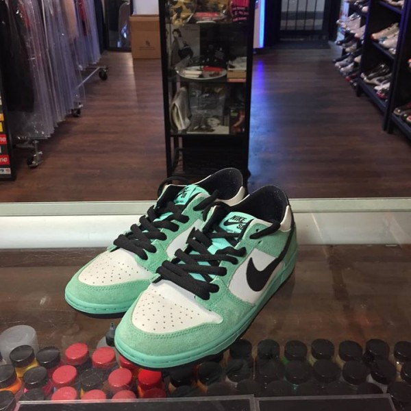 2016 Nike SB Dunk Low Sea Crystal 