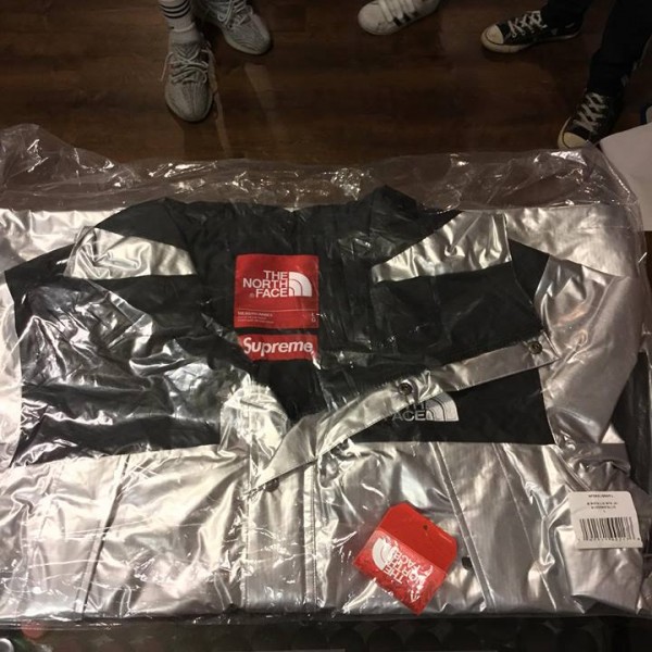 2018 Sup The North Face Metallic Jacket Silver