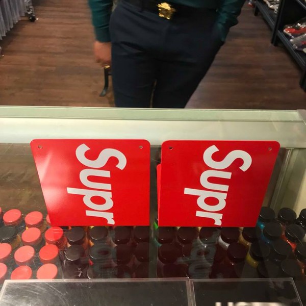 2017 Sup Bookends Red