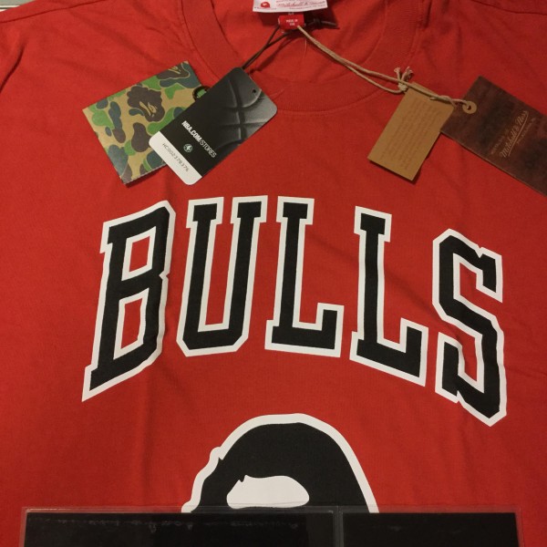 2018 Bape x Mitchell & Ness Bulls Tee Red 