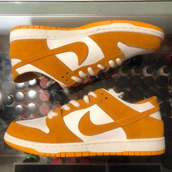 2018 Nike SB Zoom Dunk Low Pro Circuit Orange 